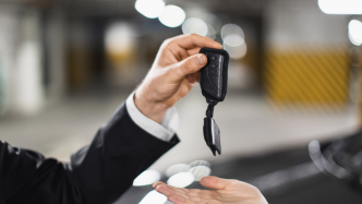 Il a dû payer 203 euros de plus : il croit bien faire en rendant sa voiture de location un jour plus tôt mais paye 137 % plus cher