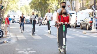 Deux frères jumeaux meurent à trottinette électrique, fauchés par une voiture