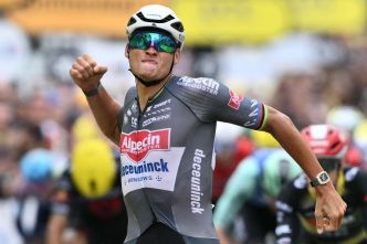 Tour de France : l'étape et le maillot jaune pour Mathieu Van der Poel à Boulogne-sur-Mer (tous les classements)