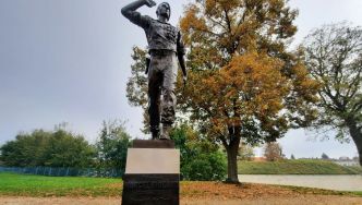 Un recours en justice contre la statue du tortionnaire Bigeard à Toul (Histoirecoloniale.net)