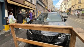 Voiture encastrée dans une terrasse à Paris : « C'est très choquant », témoigne le gérant