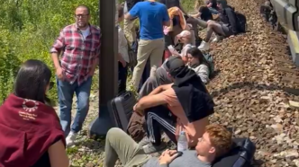Ces 800 passagers d'un Eurostar, bloqué près de Calais pendant 9h, ont passé un dimanche interminable