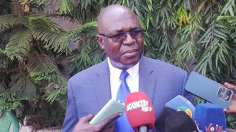 Même si nous ne leur donnons rien, comme c'est souvent le cas, rendons tout au moins aux valeureux avocats un hommage mérité [Dr Faya Lansana Millimouno]