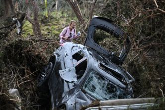 Après les inondations au Texas, les proches de disparus à la recherche de la moindre trace