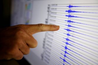 Plus de 1.600 séismes en deux semaines: des dizaines d'habitants quittent des îles isolées au Japon