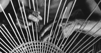 Photo : la magie des gestes des artisans du monde révélée par Anne de Vandière