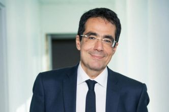 LCI : Darius Rochebin rembarré par Marine Le Pen en direct et il ne pourrait pas être plus heureux