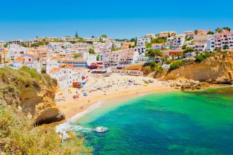 Cette ville pas chère entre plages et histoire mérite le détour, le verre de vin est à 2 euros