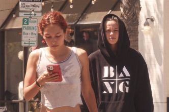 Shiloh Jolie Pitt prise en flagrant délit de gourmandise dans les rues de L.A. avec sa compagne Keoni Rose (Photos)