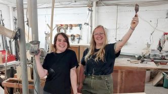 Nouvel atelier d'ébénisterie à Québec: deux femmes dans un vieux métier d'hommes