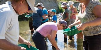 Orpaillage en rivière: Comment débusquer des paillettes d'or au bord de la rivière