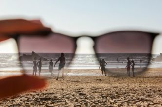 Cabines UV, auto-bronzants, vitamine D : les 5 idées reçues qui vous exposent au cancer