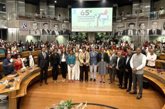 Le Département célèbre le 65e anniversaire du retour de l'Indépendance de Madagascar