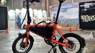 Mini vélo électrique et grand coup de cœur : on a roulé avec l'un des modèles les plus compacts du marché