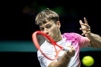 Cobolli se qualifie pour son premier quart de finale à Wimbledon