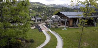 Accident à Interlaken: Un trentenaire perd la vie sur une piste de luge d'été
