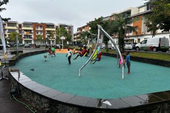 L'aire de jeux Carré Fayard rénovée à Saint-André, un "début timide" pour les associations