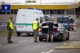En Pologne, des milices d'extrême droite refoulent les migrants à la frontière allemande et enflamment le débat migratoire