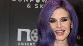VIDÉO - Découvrez la grande émotion vécue par Kelly Osbourne dans les coulisses du dernier spectacle de son père, Ozzy