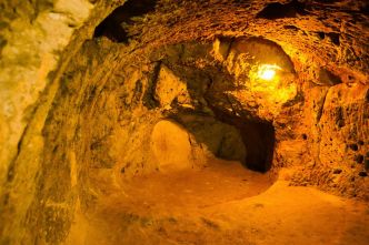 Ces objets mystérieux anciens découverts dans une grotte au Mexique