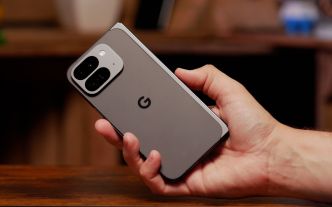 Les smartphones Google Pixel sont vraiment tip top, mais on vous prévient : leur réveil va vous rendre toc toc