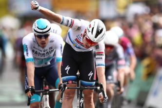 Tour de France : Tim Merlier s'impose d'un boyau à Dunkerque, Jasper Philipsen abandonne sur chute (les classements)