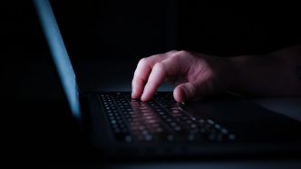 Un hacker chinois arrêté à Milan, sur demande des États-Unis, pour espionnage sur les vaccins anti-Covid