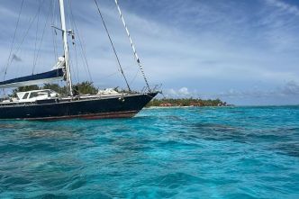 Sauvetage du voilier Nerio à Fakarava : une coopération exemplaire évite le pire