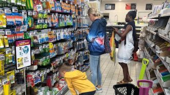 Fournitures scolaires déjà en rayon : quand les acheter pour une rentrée qui coûte moins cher ?