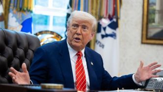 Droits de douane : le président américain Donald Trump annonce jusqu'à 40 % de surtaxe, plusieurs pays concernés, des ripostes "sévères" annoncée en cas de contournement