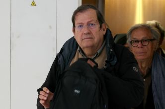 Soupçons d'emploi fictif au Canard enchaîné: deux ex-dirigeants, un ancien dessinateur et sa compagne jugés à Paris