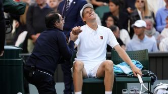 Wimbledon: inquiétude pour Sinner, qui doit passer des tests médicaux avant son quart de finale