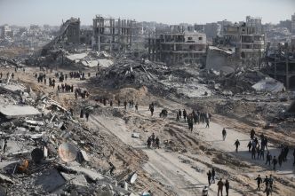La GHF propose des camps controversés pour les Palestiniens hors de Gaza