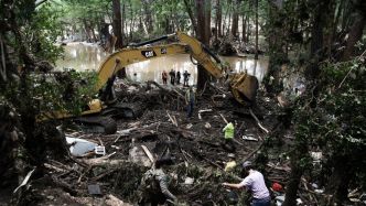 Inondations au Texas - "Elle a survécu à l'impossible" : une femme sauvée après avoir été emportée par les flots sur 20 km