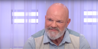 "Un peu de mal" : les très rares confessions de Philippe Etchebest sur l'adoption de son fils