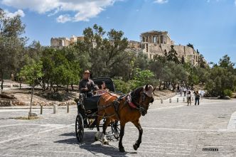 La Grèce saisie par une vague de chaleur, l'Acropole d'Athènes ferme partiellement