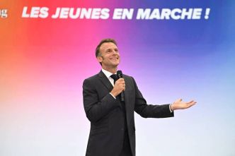 Emmanuel Macron s'agite dans son no man's land politique