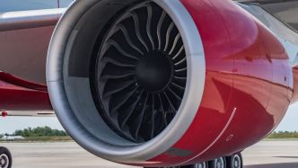 Aspiré par le réacteur d'un avion, il meurt happé par un Airbus