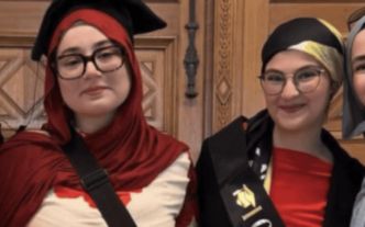Voile et cérémonie de diplômes : l'exclusion de deux lycéennes à Schaerbeek relance le débat sur la neutralité
