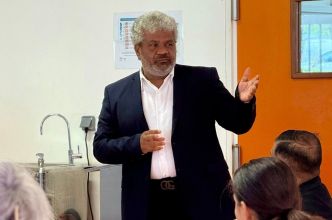 Jean-Hugues Ratenon s'étonne de la différence du temps judiciaire entre Saint-André et Saint-Benoît
