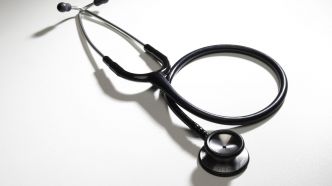 « Depuis quand une angine nécessite de mater les seins ? » : le médecin de Romilly soupçonné d'agressions sexuelles avait reçu une aide à l'installation