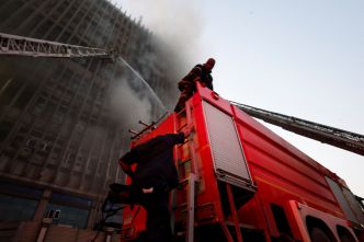 Un incendie dramatique paralyse les communications au Caire