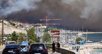 Incendies dans le sud de la France, le feu atteint la ville de Marseille