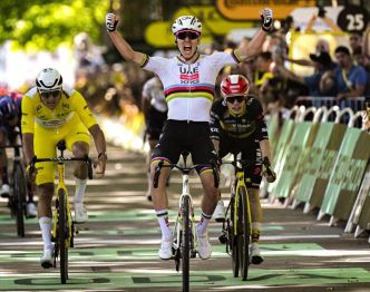 Tadej Pogacar fête la 100e victoire de sa carrière