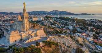 Œnotourisme estival : à Marseille, le vin gagne du terrain