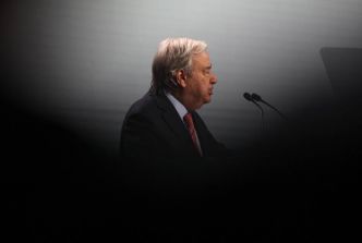 Plongée dans les ténèbres par les coupes, la Genève internationale déplore la perte de milliers d'emplois