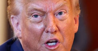 Droits de douane : Donald Trump renouvelle ses menaces, mais repousse son ultimatum