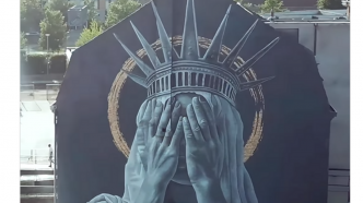 Cette fresque de la Statue de la Liberté, présentée à Roubaix pour dénoncer la politique de Trump, a été remarquée jusqu'aux États-Unis