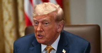 Donald Trump évoque de nouvelles surtaxes, à 200 % sur les produits pharmaceutiques et 50 % sur le cuivre