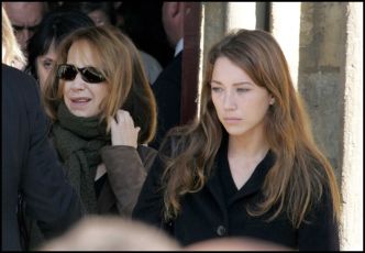 Laura Smet, la triste annonce : sa célèbre maman, Nathalie Baye, hospitalisée